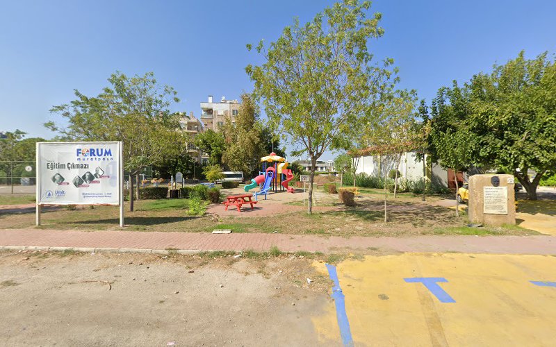 Iron Barless Park (Demir Parmaksız Parkı)