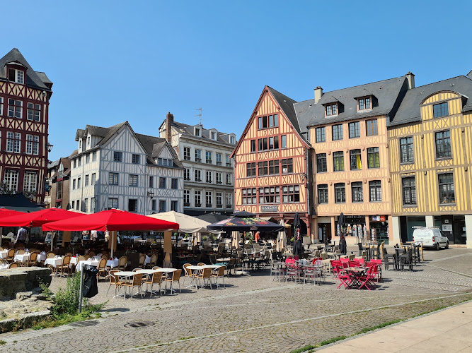 Old Market Square (place du Vieux-Marché)
